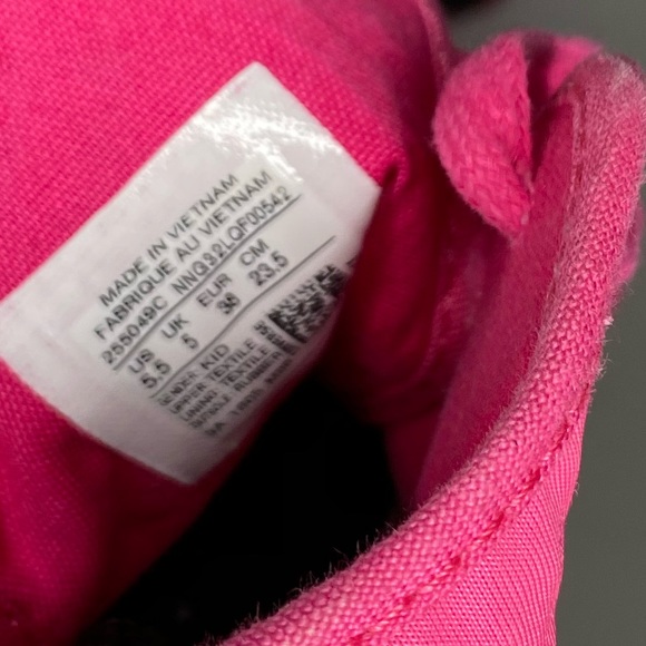 High top bubblegum pink converse - Picture 7 of 7